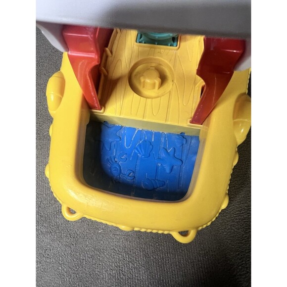 Fisher Price Little People Floaty Tug Bath Boat Mattel 2014 Pretend Play Toy - Picture 4 of 9